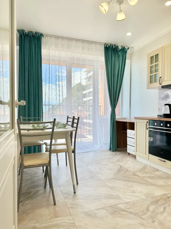 Двухкомнатная квартира с прямым видом на море