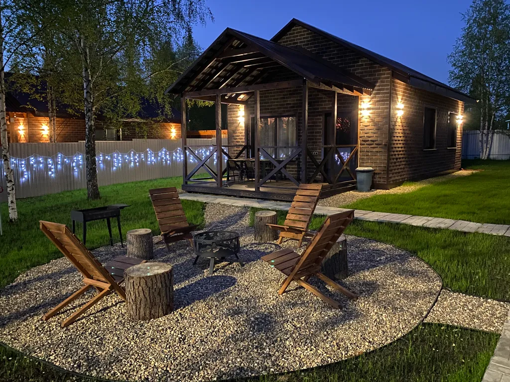 Дом рядом с озером