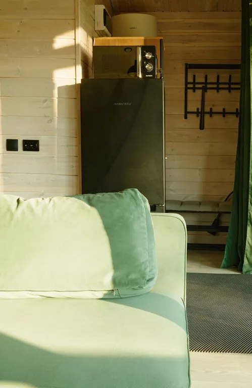 Уютный дом на берегу озера