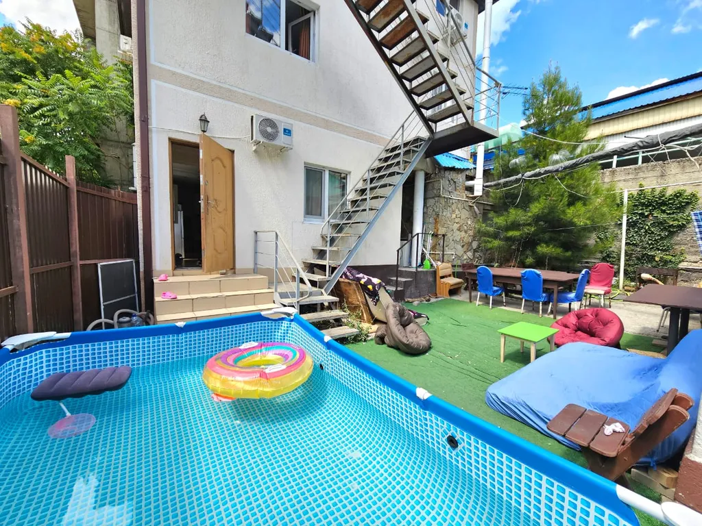 2-уровневая квартира у моря с мангальной зоной и бассейном — аренда посуточно в Геленджик