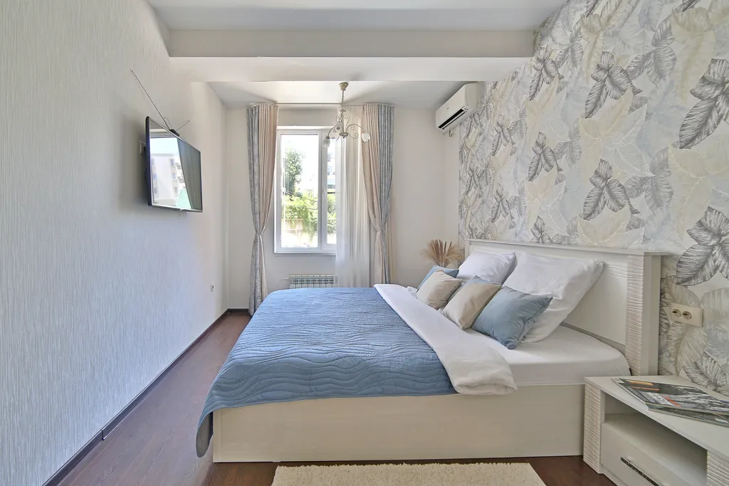 Квартира MyHomeYourHome на ул. Молодогвардейская, 2/5б (Сочи) — аренда посуточно в Сочи