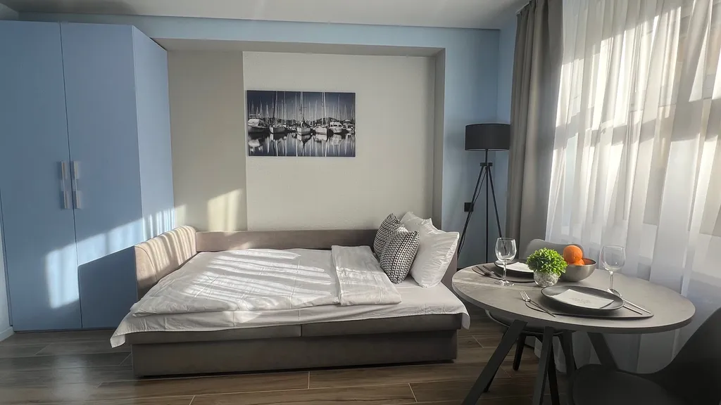 Апартаменты у Часовой башни голубые