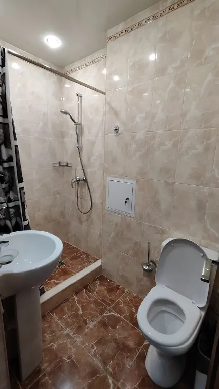 Квартира Квартира Трехместный номер с личным балконом и всеми удобствами — Адлер