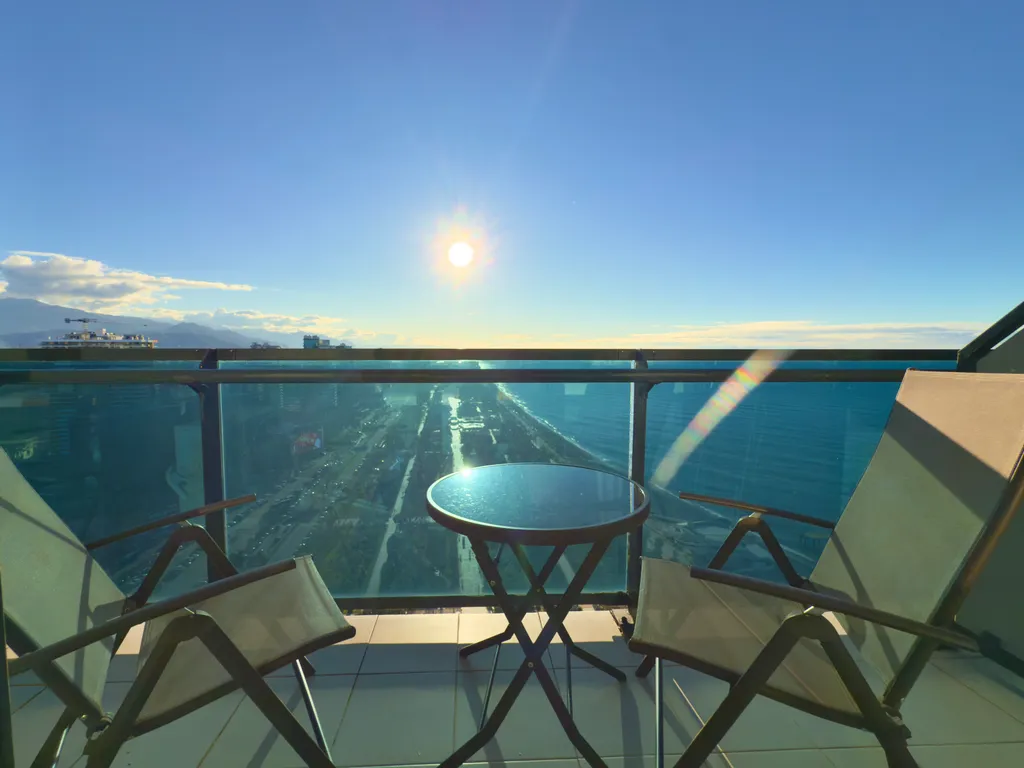 Студия с видом на море и горы