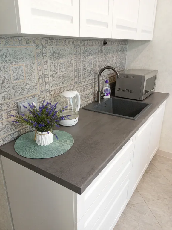 Уютная современная евродвушка с шикарным видом из панорамных окон