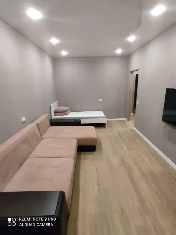 Квартира Двухкомнатная с евроремонтом — аренда посуточно в Кировск