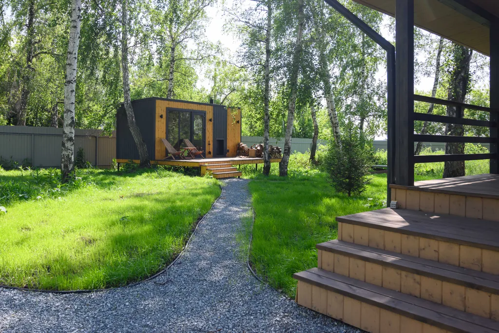Дом с камином, баней и чаном в лесу у озера