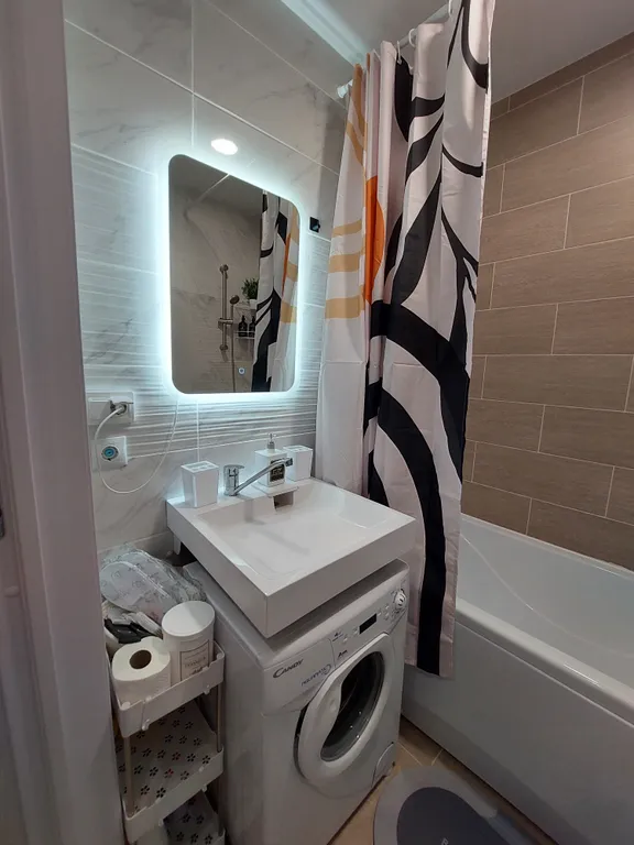 Студия с бассейнами в ЖК Кипарис