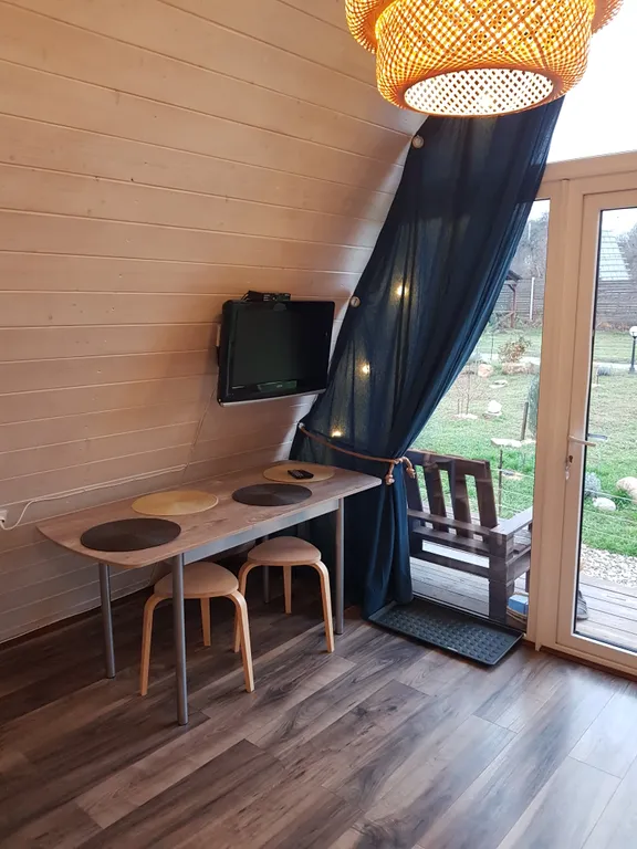 Домик треугольник на 4 человек