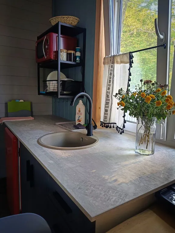 Коттедж Уютный Эко-дом №12 в лесу в шаге от центра города — аренда посуточно в Артём