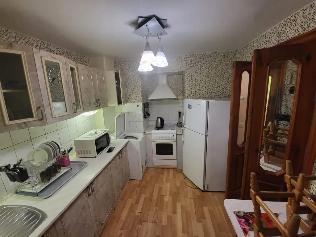 2-комнатная квартира, есть все необходимое для проживания