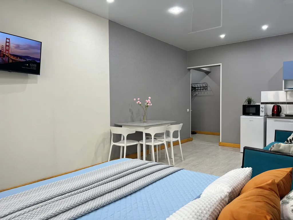 Уютная студия в центре на Смолина, не берем оплату за финальную уборку