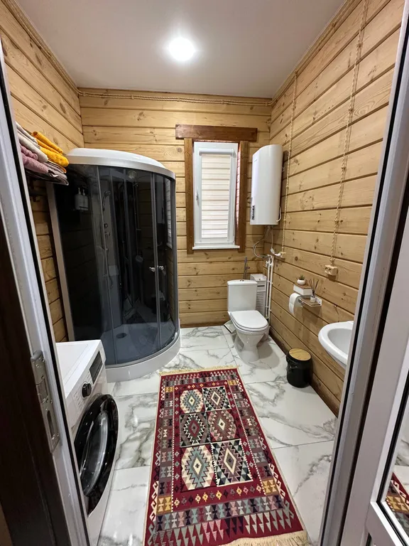 Роскошный эко дом Аквамарин с террасой у водопада и леса