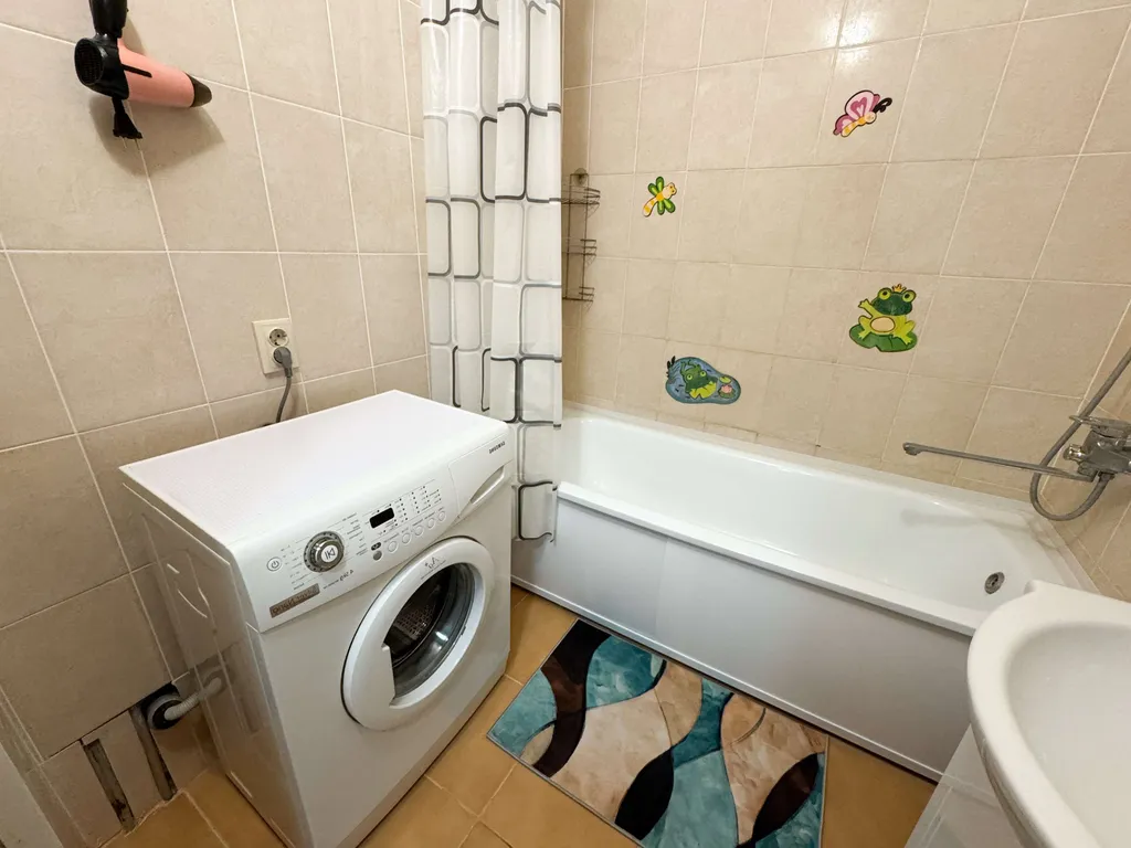 Квартира Просторная квартира с современным дизайном и мягкой мебелью — Лобня