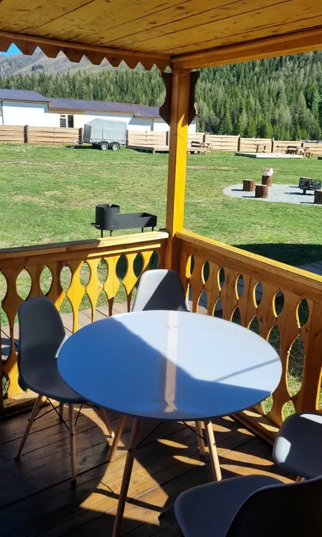 Четырёхместный домик с удобствами внутри