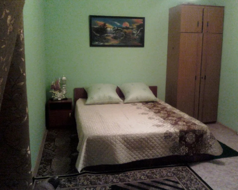 Уютный тихий дворик для желающих отдохнуть от шума городских улиц