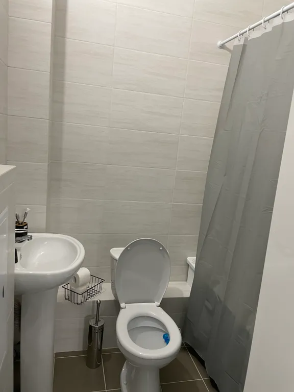 Крупногабаритная однокомнатная квартира в доме повышенной комфортности