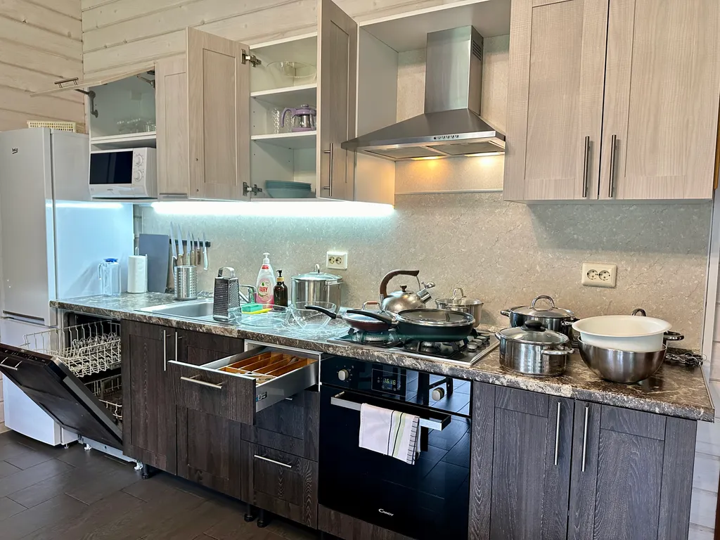 Коттедж с 3 спальнями, сауной, с видом на лес