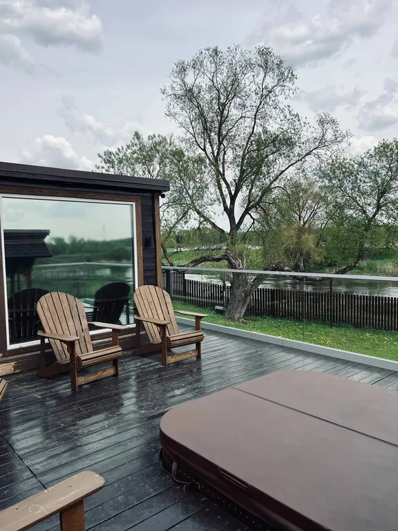 Уютный дом с видом на реку