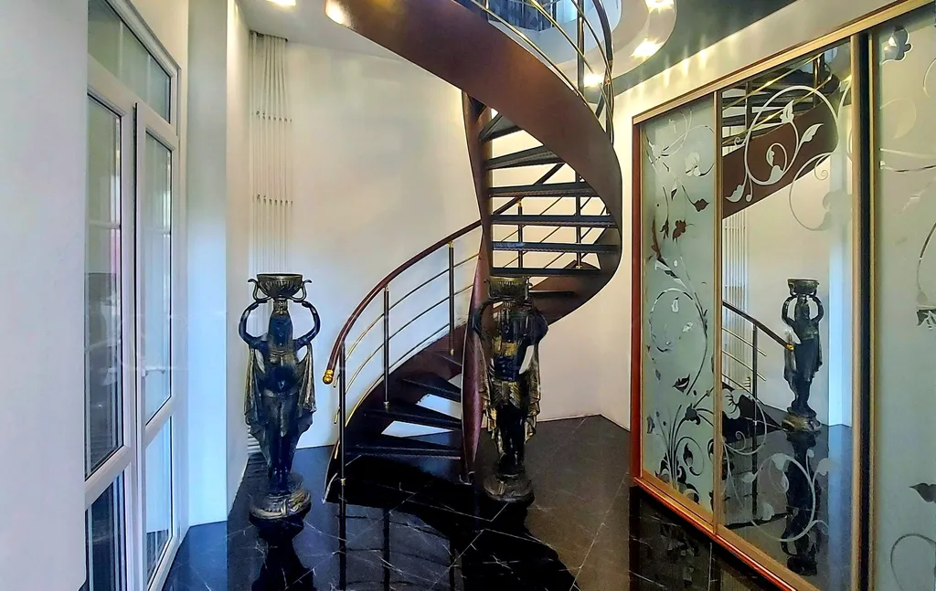 Дом с бассейном в районе Артека и горы Аю-Даг