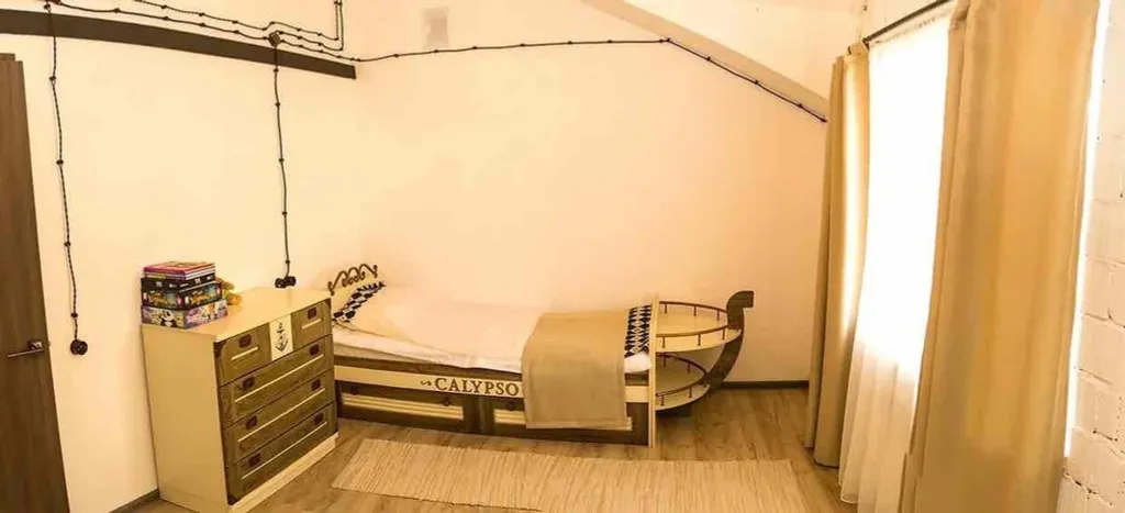 Двухуровневые апартаменты с отдельной спальней