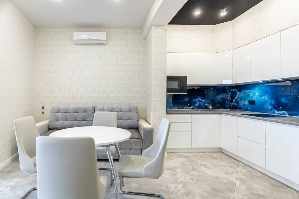 Трёхкомнатный люкс, вид на море, набережная и пляж в 5 минутах, центр