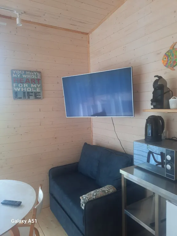 Коттедж с баней и тёплым джакузи