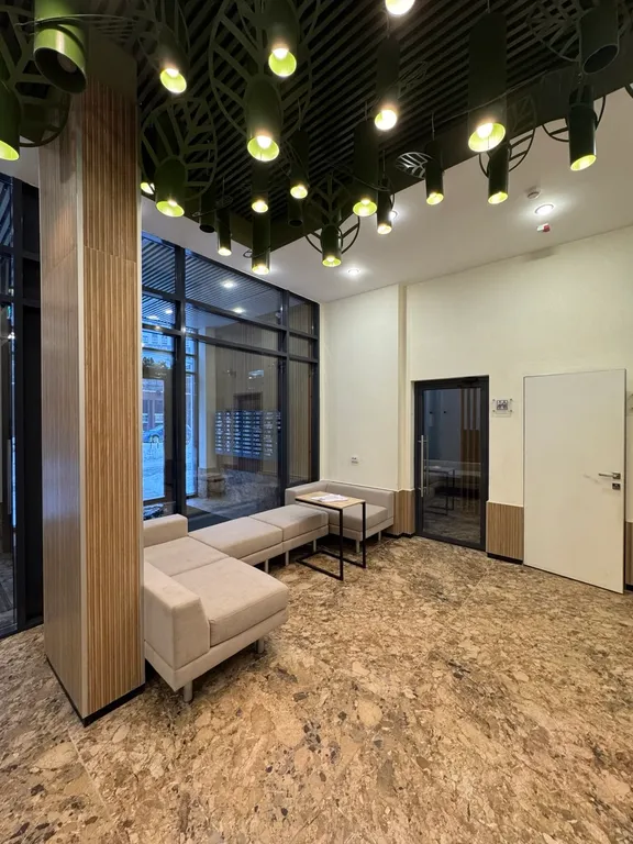 Двухкомнатная квартира возле озера и парка