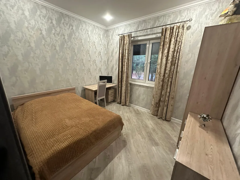 Уютный дом в лесу на 3 семьи