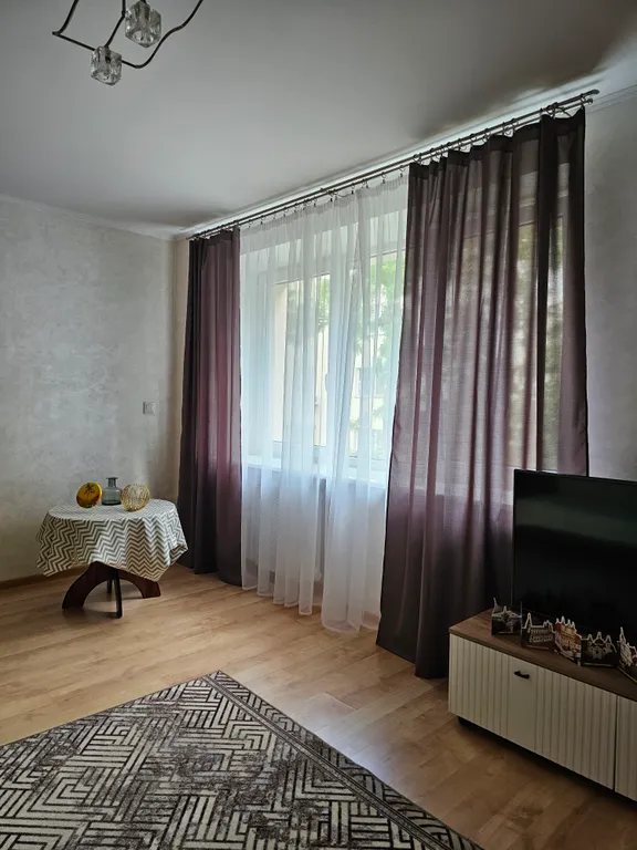 Тихая квартира в самом центре с видом на сквер