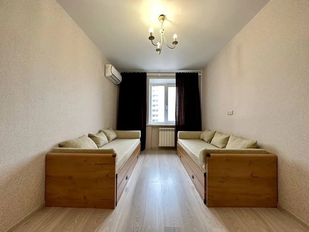 Просторная трехкомнатная квартира в тихом районе города