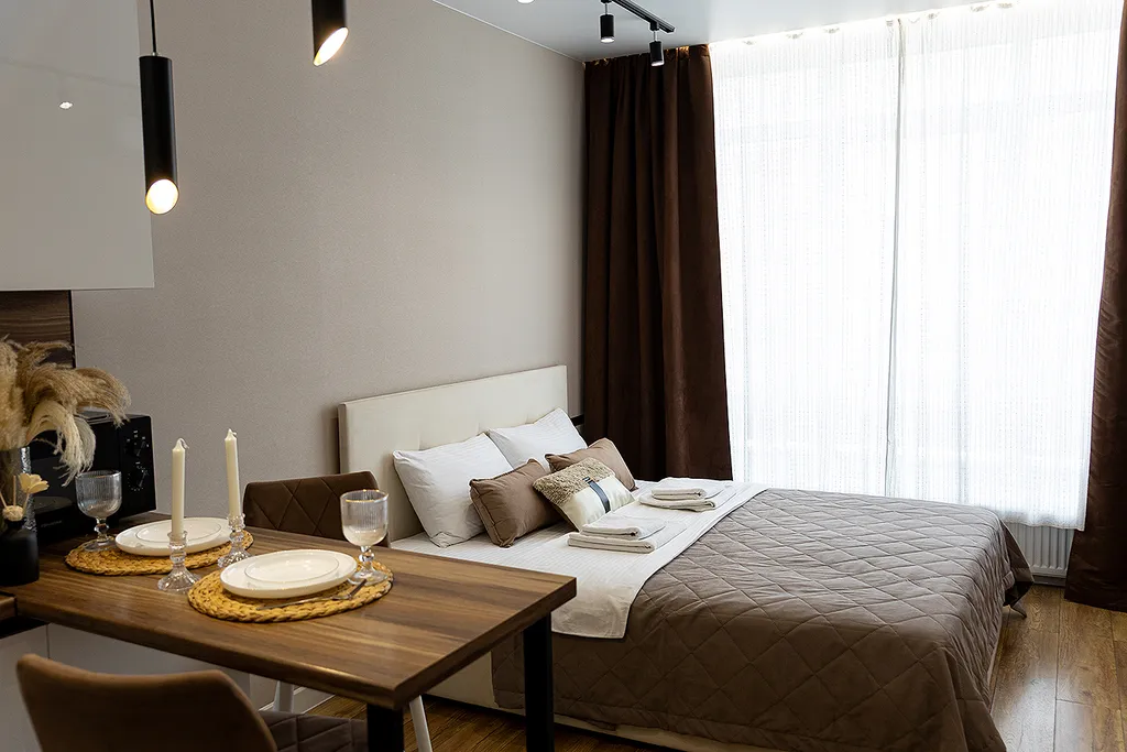 Студия в новом доме рядом с кадетским корпусом