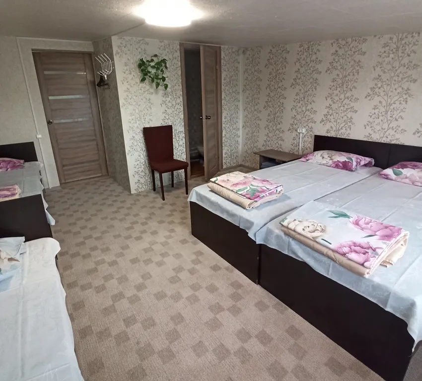 Квартира Семейный номер с санузлом (1 двуспальная  и 3 односпальные  кровати) — аренда посуточно в Дивеево