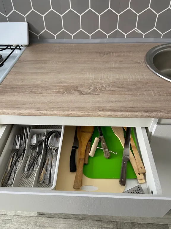 Просторная изумрудная квартирка