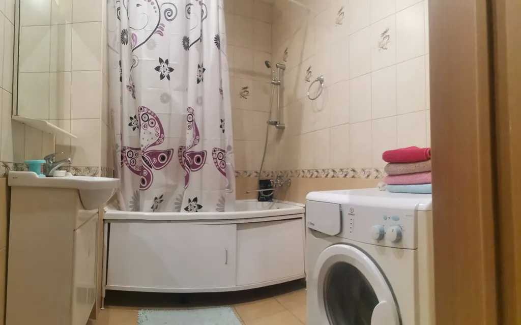 Светлая, просторная 2-х комнатная квартира