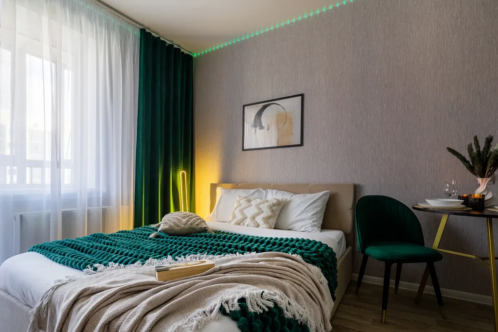 Изумрудная студия с гамаком в новом доме в экологически чистом районе