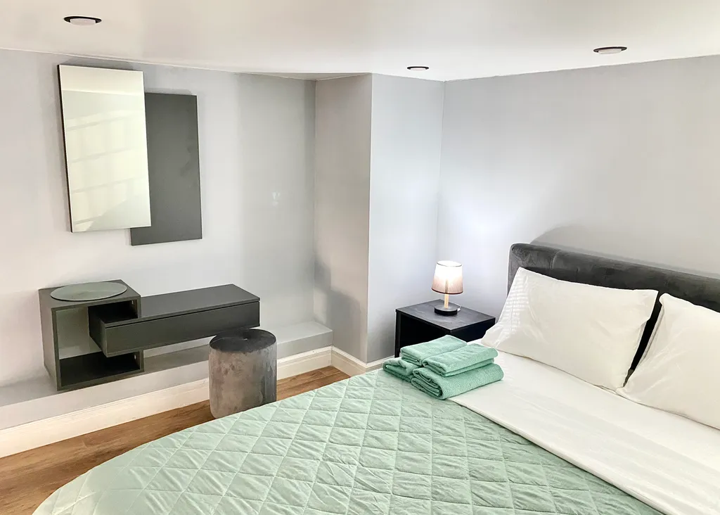 Двухуровневый апартамент вблизи Шереметьево на набережной на 4 гостей