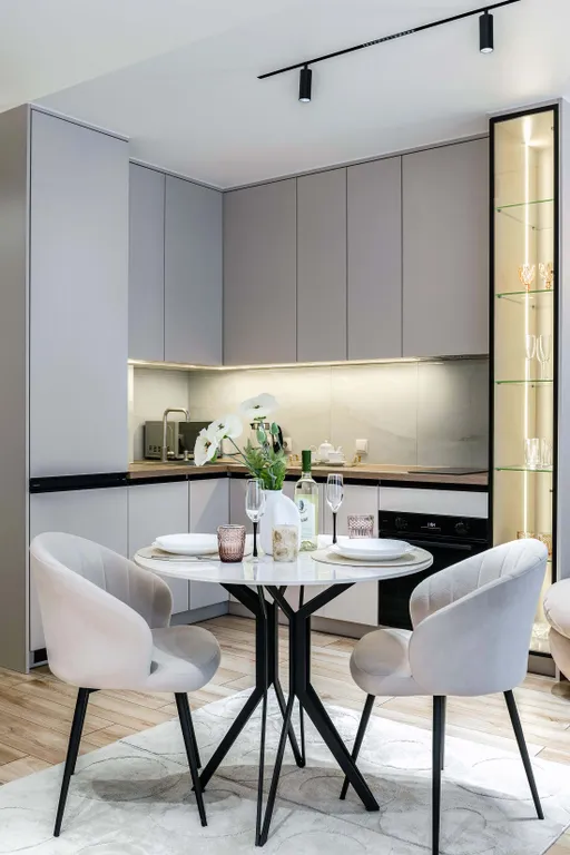 Светлые апартаменты с балконом в Минск мире