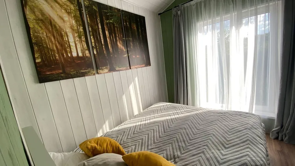 Новый стильный дом с камином