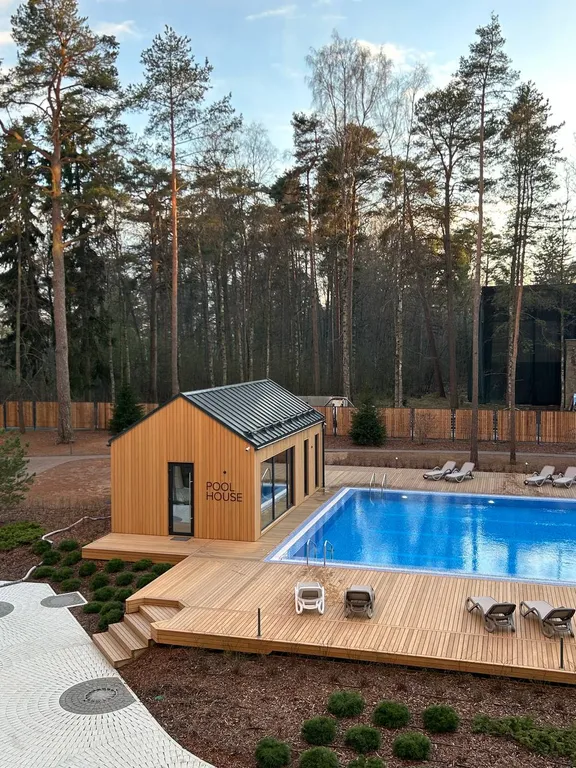 Апартаменты с бассейном на берегу Финского залива