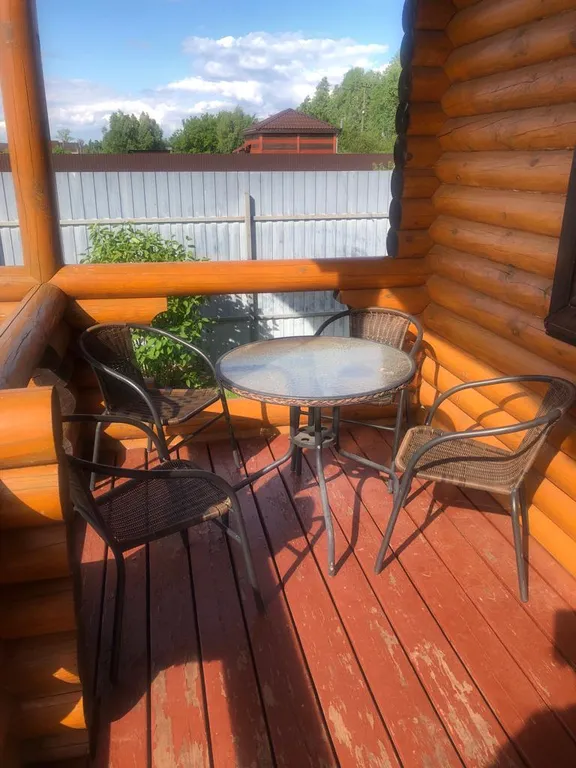 Современный дом из бревна