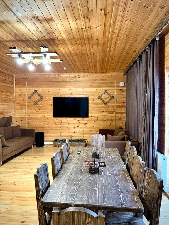 Уютный коттедж с видом на озеро