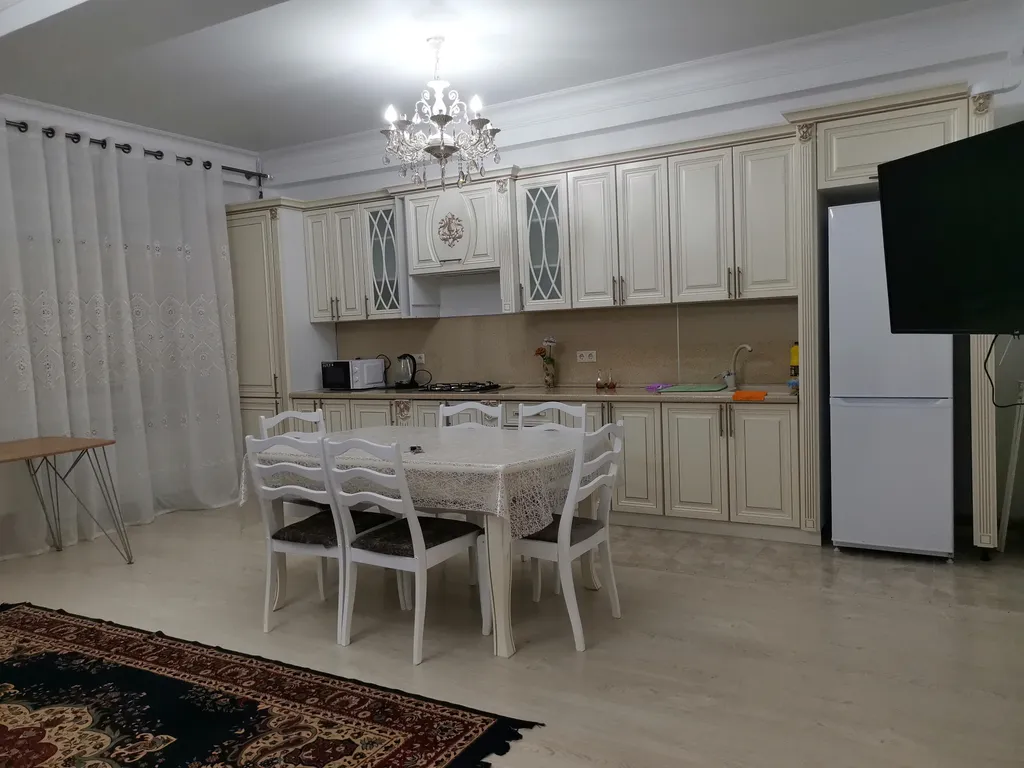 Светлая и яркая квартира — аренда посуточно в Избербаш