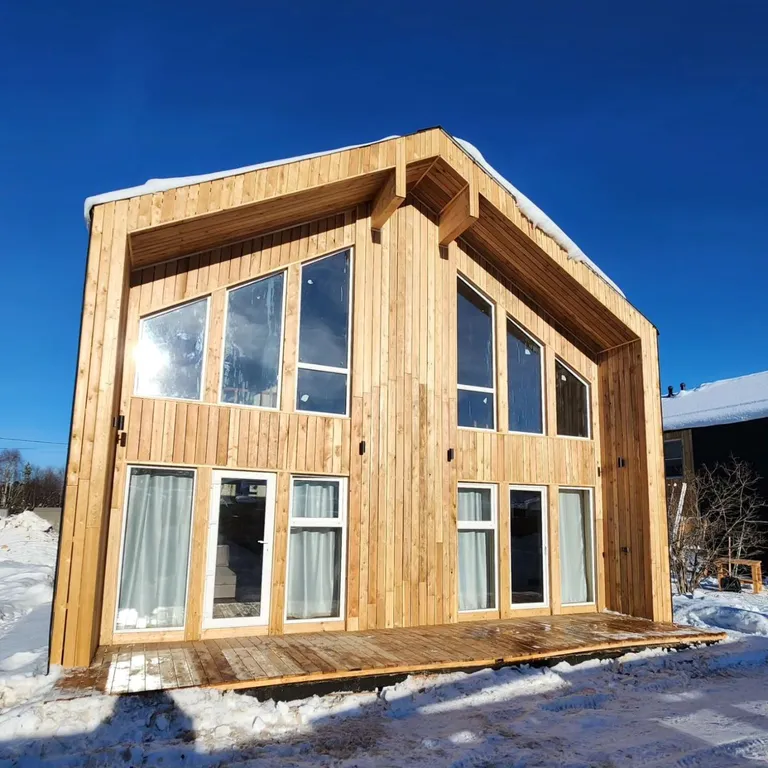 Коттедж с 3 спальнями и видом на горы — аренда посуточно в Байкальск