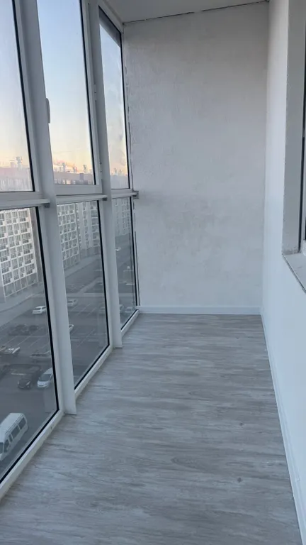 Современная квартира студия в новом доме микрорайона Парковый