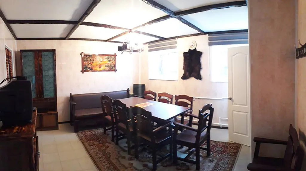 Дом с баней и бассейном