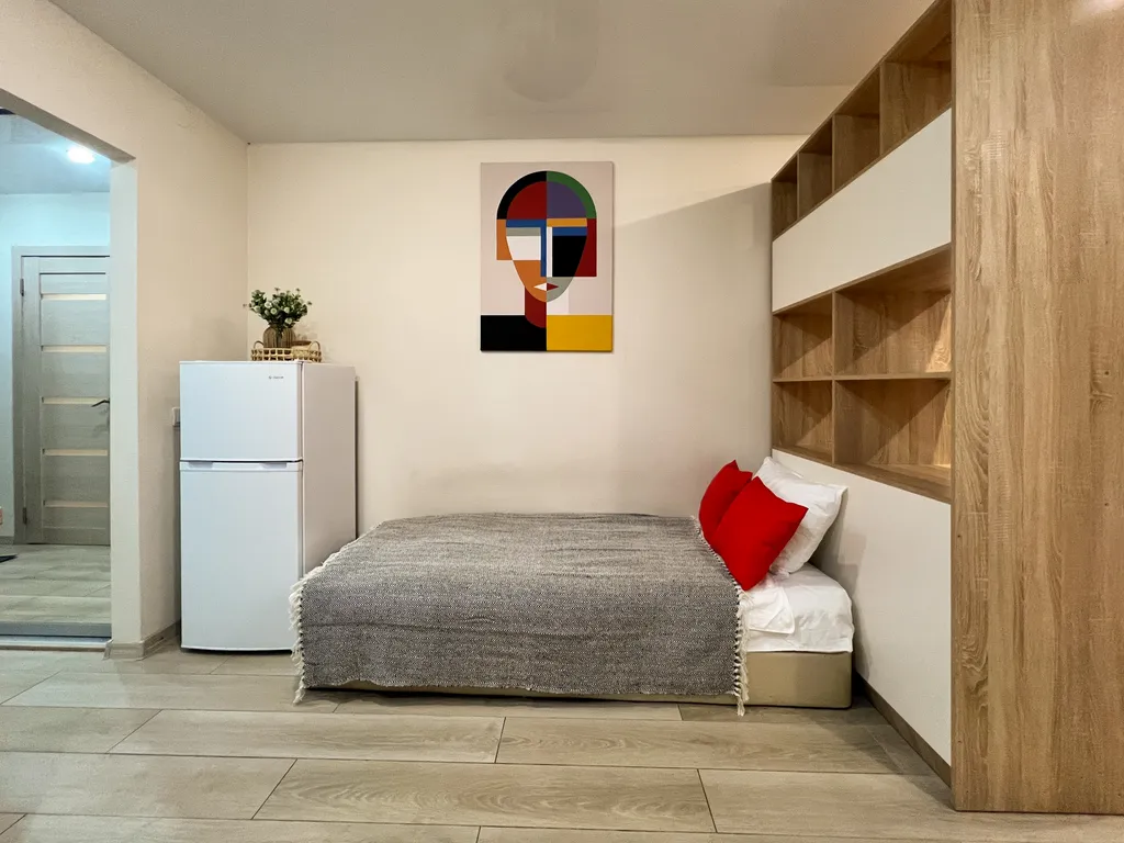 Интересная студия для троих