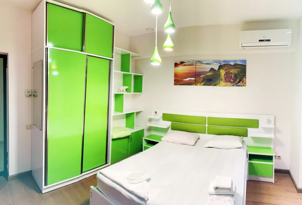 City Central Apartment (студия с витражами)