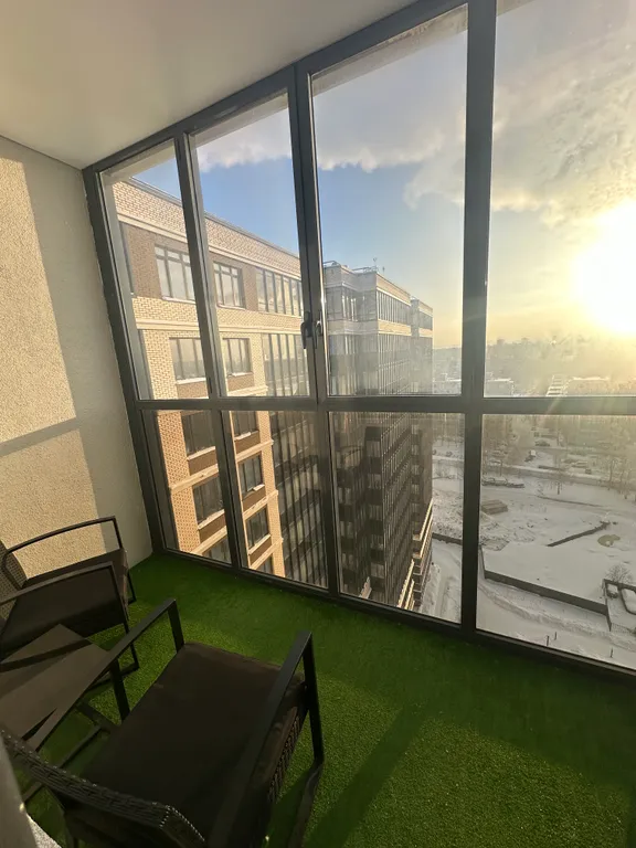 Теплая, современная студия