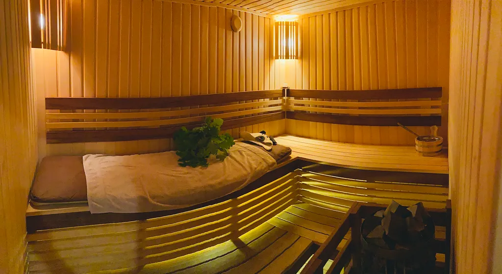 Коттедж Большой дом в лесу — Запорожское